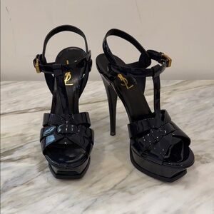 Yves Saint Laurent Glossy Navy Heels